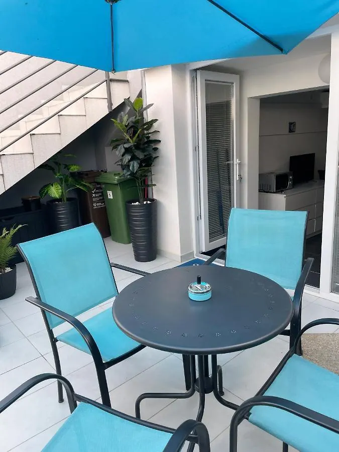 Studio & Apartment Biograd Paszman بيوغْغاد نا موغو