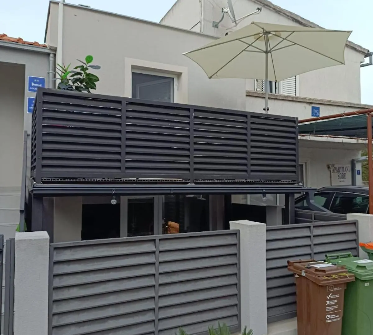 Studio & Apartment Biograd Paszman بيوغْغاد نا موغو